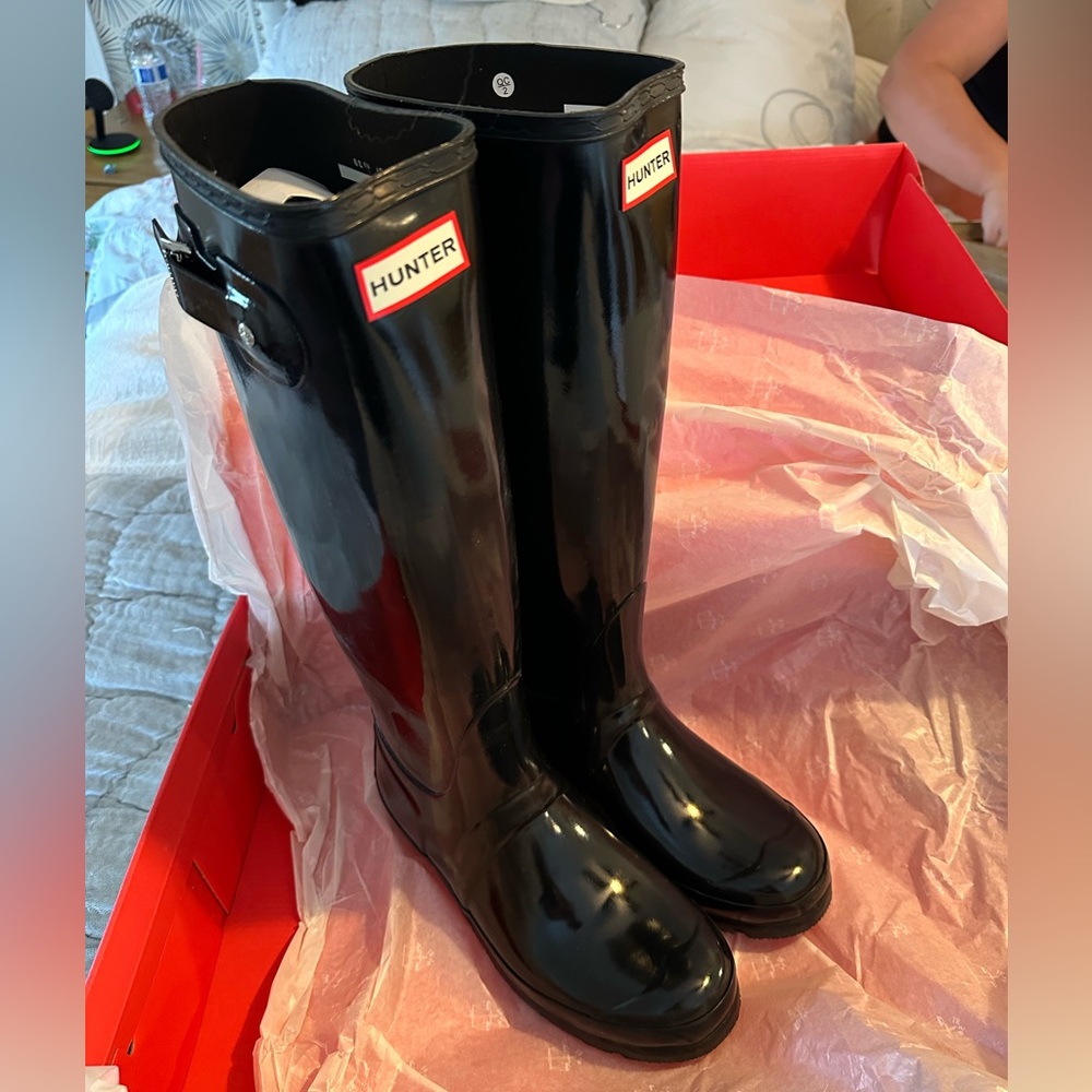 BRAND NEW never worn hunter boots size 8